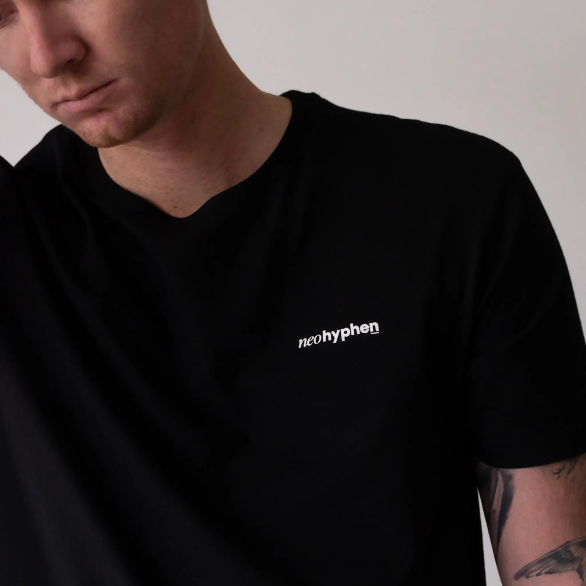 Neo Hyphen Speedworks Co. t-shirt in jet-black, made from 100% organic cotton. Relaxed, heavyweight fit, ideal for everyday wear.